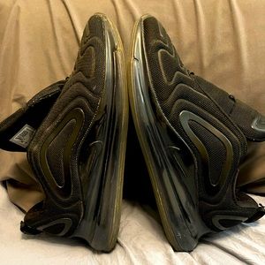 AIR MAX 720 MENS 13 . Good used condition